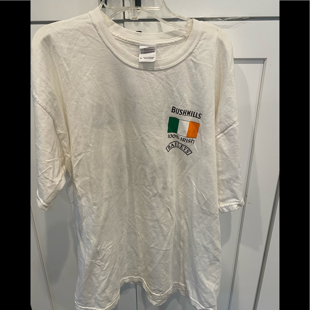 Vintage 1608 White Bushmills Whiskey Irish Clover Baileys Themed Tshirt Size XL